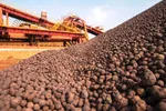 Giá quặng sắt đứng vững ở mức cao