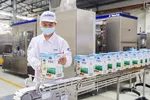 Nhà máy sản xuất sữa của Vinamilk đạt tiêu chuẩn an toàn vệ sinh thực phẩm và thực hành xanh