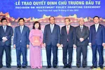 Thủ tướng Nguyễn Xuân Phúc chứng kiến lễ trao quyết định chủ trương đầu tư các dự án liên quan đến lĩnh vực du lịch, nghỉ dưỡng, nông nghiệp.