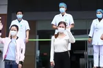 Các bệnh nhân được công bố khỏi bệnh ngày 25/4/2020. (Ảnh: Minh Quyết/TTXVN)