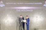 Ông Nguyễn Việt Sơn, Tổng giám đốc TNS Holdings, đại diện lên nhận giải.