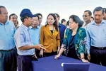 A delegation led by National Assembly Chairwoman Nguyen Thi Kim Ngan visited the high-tech pangasius farm of Nam Viet Seafood Corporation.