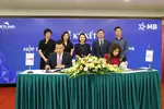 Bà Nguyễn Phương Anh - Thành viên HĐQT CTCP Bất động sản Tập đoàn Tân Á Đại Thành và ông Hồ Mạnh Tùng – Giám đốc MBBank chi nhánh Từ Liêm ký thỏa thuận hợp tác toàn diện.