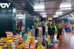 Lực lượng QLTT tăng cường kiểm tra, kiểm soát hàng hóa dịp cuối năm.