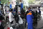 Tăng gần 800 đồng, giá xăng RON 95-III vượt 18.800 đồng mỗi lít