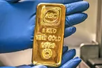 Giá vàng được dự báo có thể tiếp tục lao dốc trong tuần này. (Ảnh minh họa: KT)