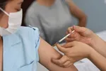 Chen hàng vaccine
