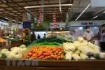 Rau củ bày bán tại siêu thị ở Đồng Tháp. (Ảnh: Chương Đài/TTXVN)