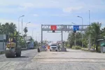 Trạm thu phí trên tuyến tránh Cai Lậy đang được đầu tư xây dựng - Ảnh: Báo Giao thông