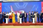Chủ tịch Quốc hội Vương Đình Huệ, Chủ tịch Hạ viện Ấn Độ Om Birla, Phó Thủ tướng Chính phủ Lê Minh Khái và đại diện các quan chức cấp cao của Việt Nam và Ấn Độ chứng kiến khai trương các đường bay thẳng giữa hai nước của Vietjet 