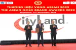 Đại diện CityLand Group nhận danh hiệu Top 10 Thương hiệu Vàng Asean 2022.
