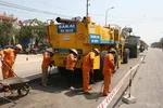 Bộ GTVT nêu rõ việc Cục Đường bộ tách riêng một hạng mục sửa cầu Sỏi trên tuyến đường Hồ Chí Minh qua huyện Lạc Thủy (Hòa Bình) là trái quy định của Luật Đấu thầu.