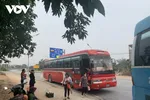 Ngã 3 giao với cao tốc Bắc Giang - Lạng Sơn trên tỉnh lộ 242 thuộc địa bàn xã Hồ Sơn, huyện Hữu Lũng, tỉnh Lạng Sơn được nhiều xe đưa đón công nhân “chọn” làm nơi dừng, đỗ trái quy định