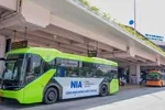 Cảng hàng không quốc tế Nội Bài là cảng hàng không đầu tiên chính thức triển khai đưa vào sử dụng xe bus điện nối chuyến phục vụ hành khách. Ảnh: VGP