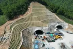 Thi công hầm Thần Vũ trên tuyến cao tốc Bắc - Nam đoạn Diễn Châu - Bãi Vọt - Ảnh: Báo GT