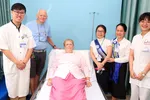 Bệnh nhân Dyen Roux Annie Marie, 73 tuổi, quốc tịch Pháp được Bệnh viện Trung ương Huế điều trị và chăm sóc tận tình.