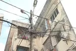 Mạng lưới điện xuống cấp và chắp vá.