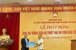Đại diện Bảo Việt trao tặng 5 tỷ đồng ủng hộ đồng bào bị thiệt hại do cơn bão số 3