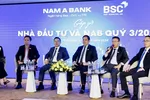 Nam A Bank gặp gỡ trực tuyến nhà đầu tư.