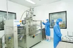 Một phần dây chuyền sản xuất thuốc gói tại nhà máy EU-GMP của Imexpharm.