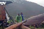 Gió lớn khiến nhà của một số hộ dân bị tốc mái hư hỏng