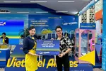 Tại triển lãm, gian trưng bày của Vietravel Airlines được thiết kế thành một chuỗi hành trình cảm xúc với 4 khu vực trải nghiệm