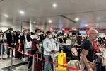 Sân bay Tân Sơn Nhất dịp cao điểm Tết đón 165.000 lượt khách