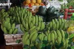 Chuối, bưởi, lá dong hút hàng dịp cận Tết