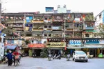 Nhiều nhà tập thể cũ xuống cấp nghiêm trọng. (Ảnh: Minh Đức)