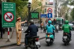 Hà Nội dự kiến thí điểm Vùng phát thải thấp, từng bước hạn chế xe chạy xăng tại một số tuyến phố trung tâm (Ảnh minh họa: ChatGPT)