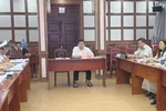 Ông Trương Hữu Chức- Phó trưởng phòng Kinh tế đất (Sở NNMT) phát biểu tại cuộc họp sáng 15-5