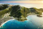 Dự án Vinpearl Legendlux đầu tiên sẽ được phát triển tại Vinhomes Hải Vân Bay – nơi hội tụ vị trí độc bản và tinh thần di sản của thương hiệu. Tọa lạc dưới chân đèo Hải Vân, Vinpearl Legendlux Hải Vân Bay được kỳ vọng trở thành một “kỳ quan nghỉ dưỡng” mới của Việt Nam.