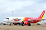 Các hãng bay phải hủy nhiều chuyến do ảnh hưởng bão Ba Vì