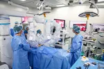 Hệ thống Y tế Vinmec triển khai thành công ca phẫu thuật robot 2 chiều từ xa đầu tiên tại Việt Nam.