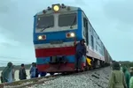 Ngành đường sắt ngừng chạy nhiều chuyến tàu Bắc-Nam do mưa lũ