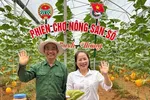 Bà Ma Thị Mận, Bí thư Đảng ủy, Chủ tịch HĐND xã Bạch Thông trong phiên chợ nông sản số đầu tiên của xã - Ảnh: BT
