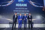 Đại diện HDBank nhận giải “Ngân hàng Bán lẻ tốt nhất châu Á” và 3 giải thưởng uy tín khác do Euromoney vinh danh.