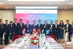 Lãnh đạo Agribank và Vietnam Airlines ký kết Thỏa thuận hợp tác.