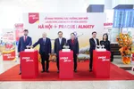 Nghi thức khai trương các đường bay mới.