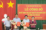 Ông Lâm Hoàng Mẫu (thứ 2 từ bìa phải) được bổ nhiệm Phó trưởng Ban Dân tộc tỉnh Sóc Trăng