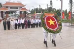 Các đại biểu dâng hoa tại Nghĩa trang Liệt sĩ Bà Rịa - Vũng Tàu