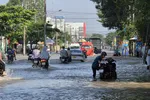 Nhiều tuyến đường ở TP Cần Thơ bị ngập nặng trong ngày 11 và 12-9