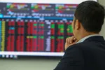 VN Index lại quay về sát mốc 1.300 điểm.