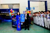 Lễ tiếp nhận xe ô tô điện VinFast VF8 do Công ty cổ phần sản xuất và kinh doanh VinFast tài trợ.