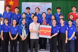 Lãnh đạo TPHCM thăm thanh niên tình nguyện “Mùa hè số”