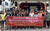 準備參加夏令營的師生合影。