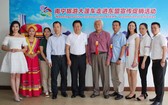 南寧旅遊宣傳促銷團代表與本地旅行社合照留念。