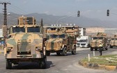 土耳其軍隊裝甲車輛開往敘利亞邊境。(圖源:互聯網)