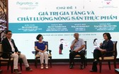演說者在論壇上分享意見。(圖源:VOV)
