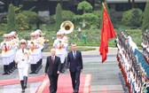 黨中央總書記、國家主席阮富仲主持歡迎阿根廷總統儀式。(圖源:仲海)